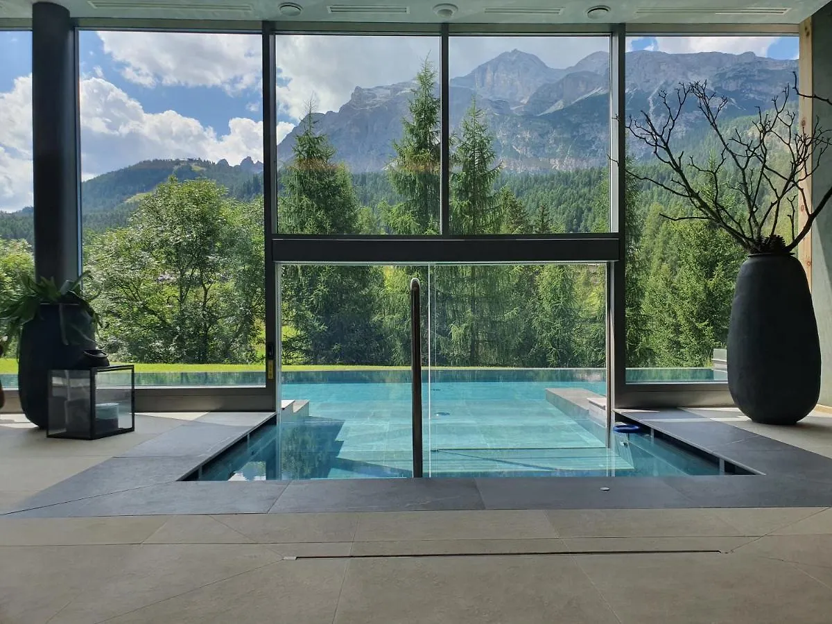 Dolomiti Lodge Alvera Cortina d'Ampezzo 3*,