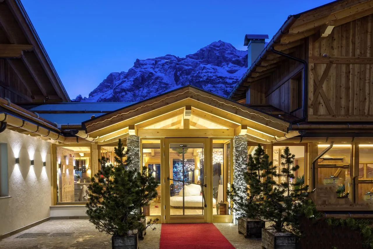 Dolomiti Lodge Alvera Cortina d'Ampezzo 3*,