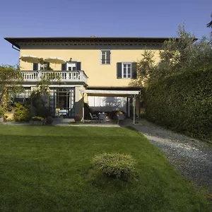 https://al-porto-di-lucca-bb.it-tuscanyhotel.com